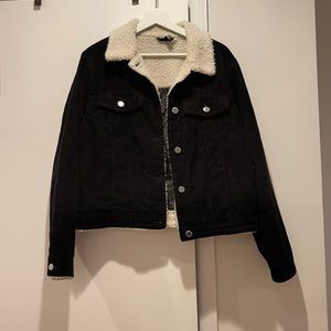 H & M black corduroy Sherpa Jacket. Size M